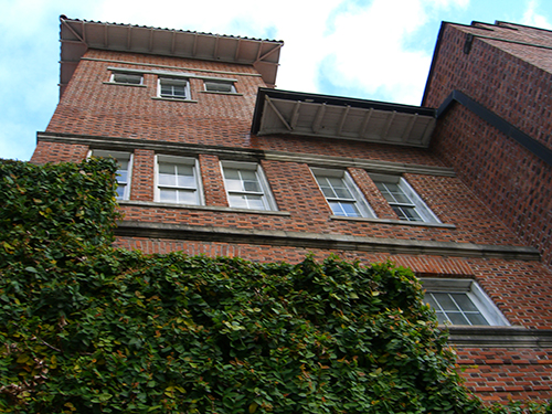 Building on Orange St. Picture