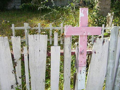 Lakeside Memorial Chapel Cross Photo