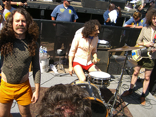 Pictures of Monotonix at Harvest of Hope Fest