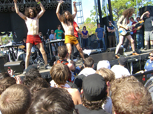 Pictures of Monotonix at Harvest of Hope Fest