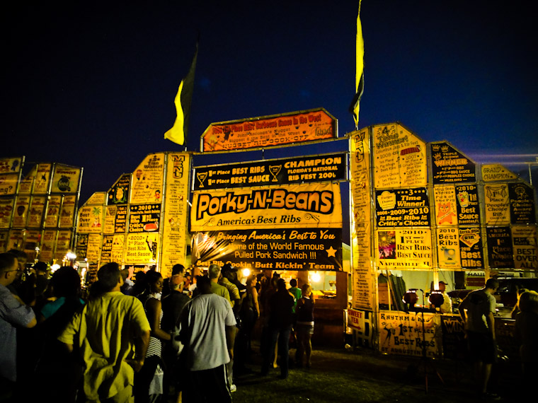 Picture of Rib Fest line at Porky-N-Beans in St Augustine Florida