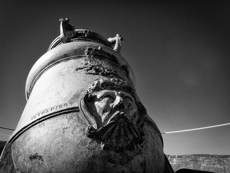 Picture of bronze spanish american war cannon in Saint Augustine Florida