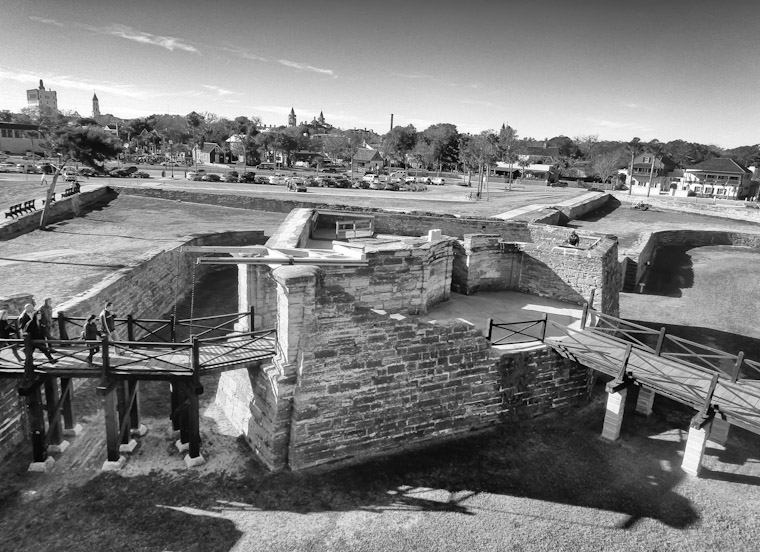 Drawbridge draws tourists at fort in Saint Augustine Florida