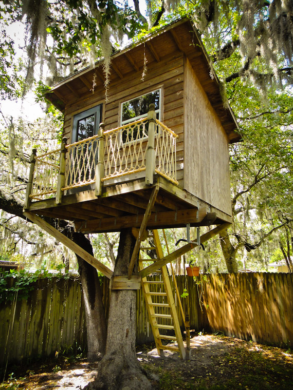 Picture of treehouse with staircase and railing