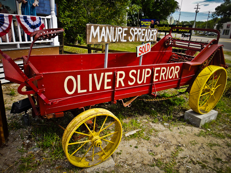 Picture of manure spreader tractor