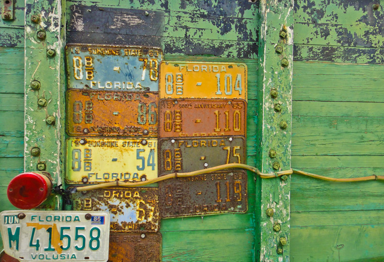 License plates on back of trailer at Florida Agricultural Museum