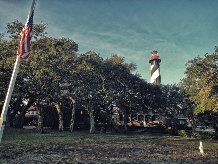 Lighthouse stripes and flag