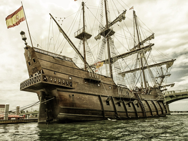 Spansih Galleon ship by bridge of lions