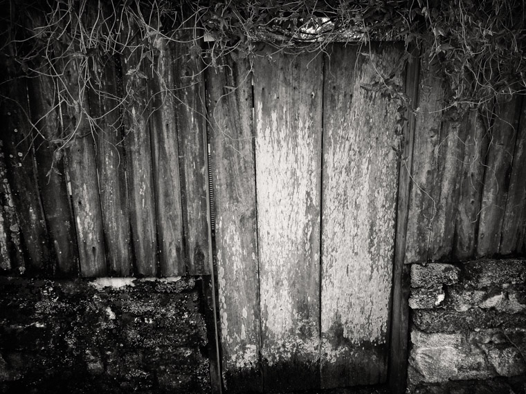 1763 Llambias house gate fence