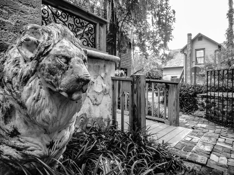 Dow museum of historic houses lion statue