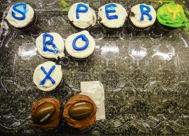 Super Bowl Party Winn Dixie Cupcakes