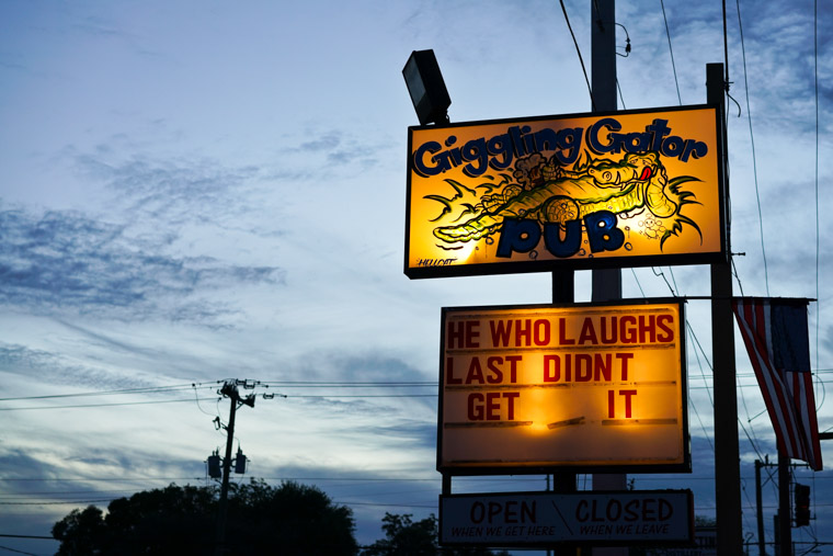 Giggling Gator Bar sign