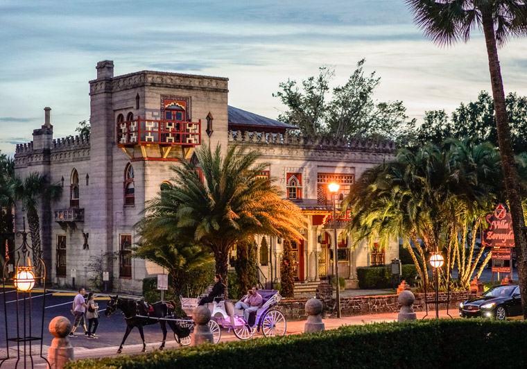 Villa Zorayda sunset horse carriage